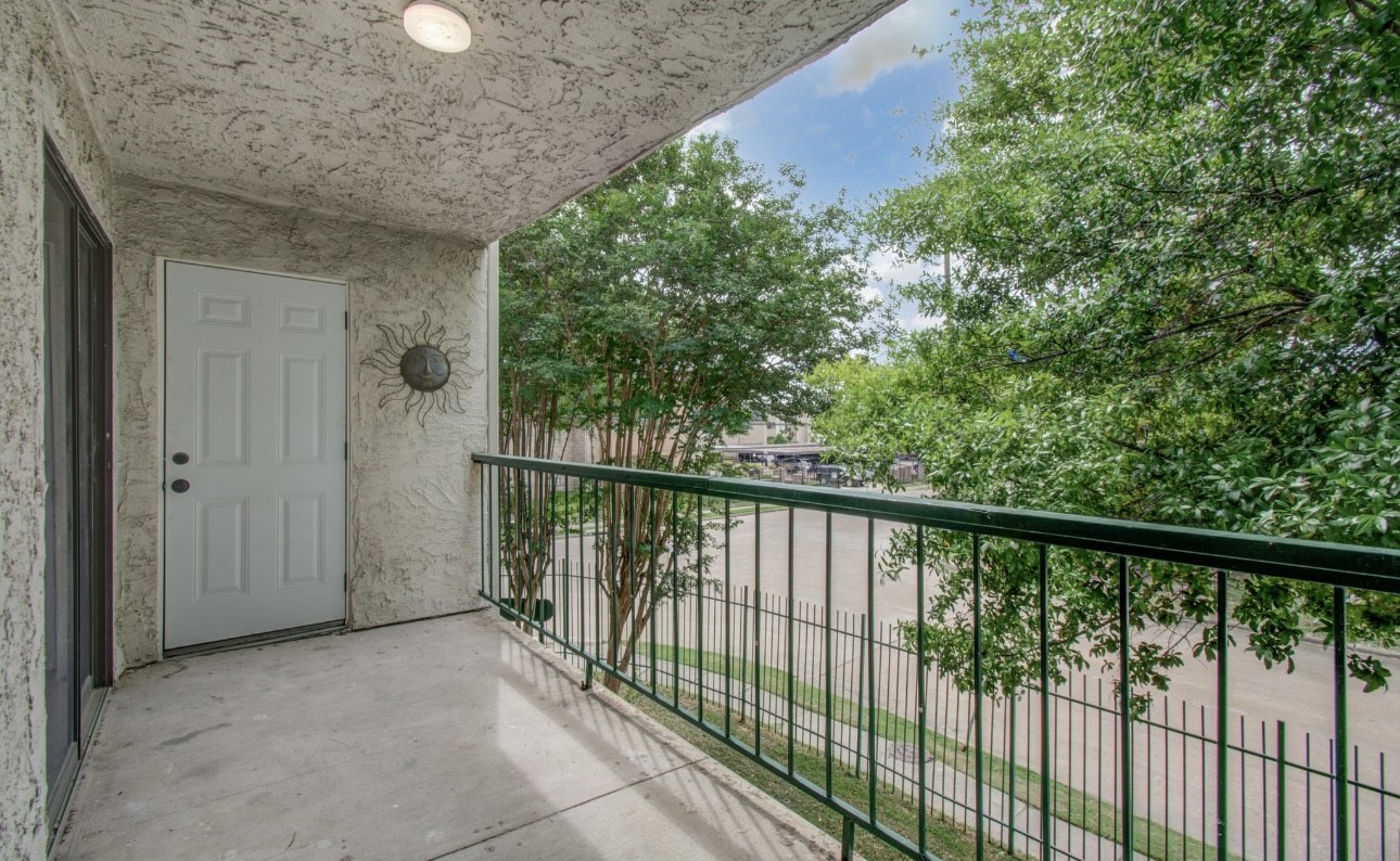 Houston Condo: 2814 South Bartell Drive