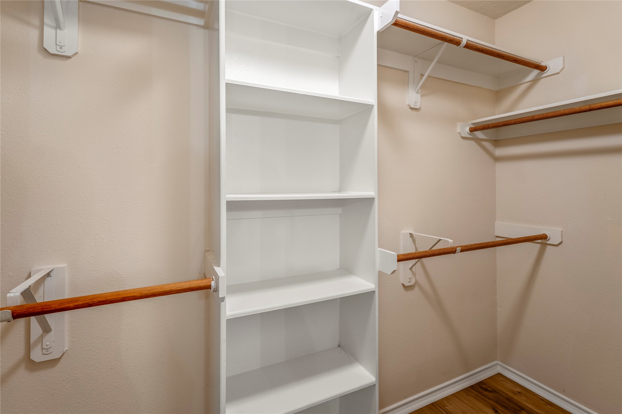 The Woodlands Condo: 22 Garden Lodge Place