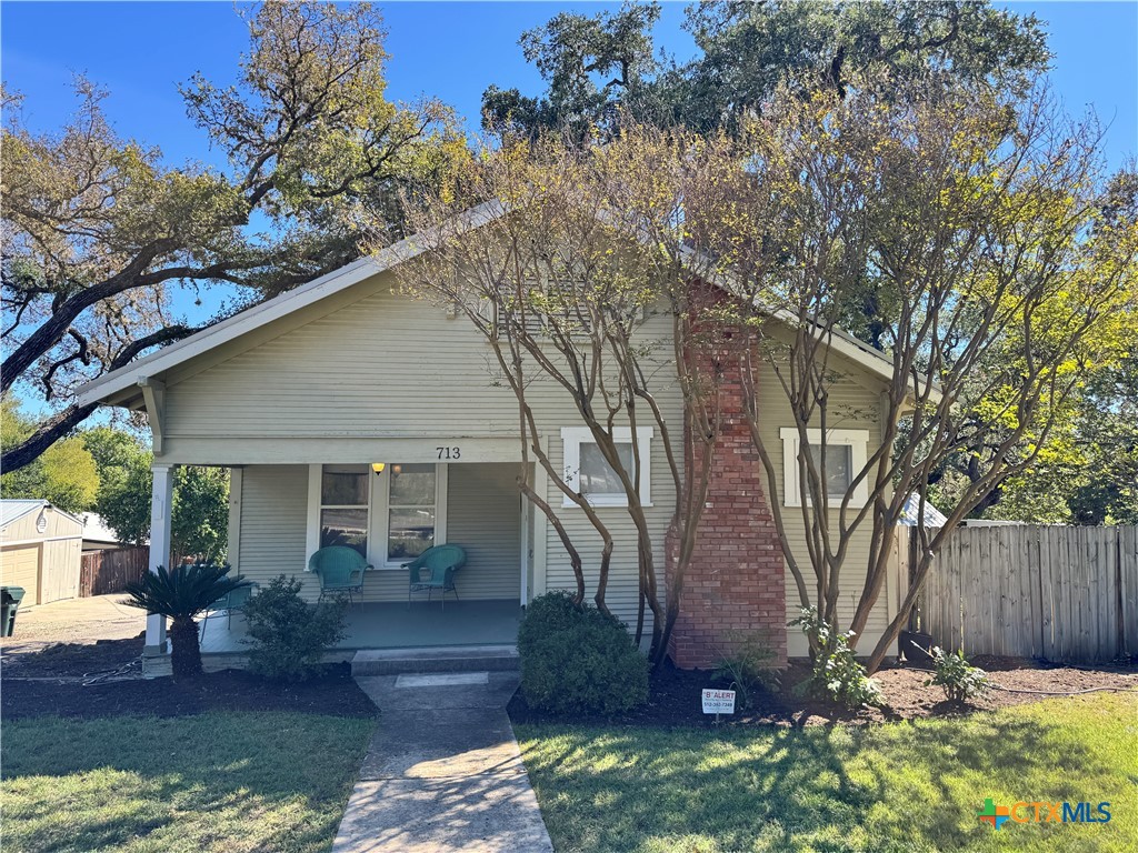 San Marcos Condo: 713 Burleson Street