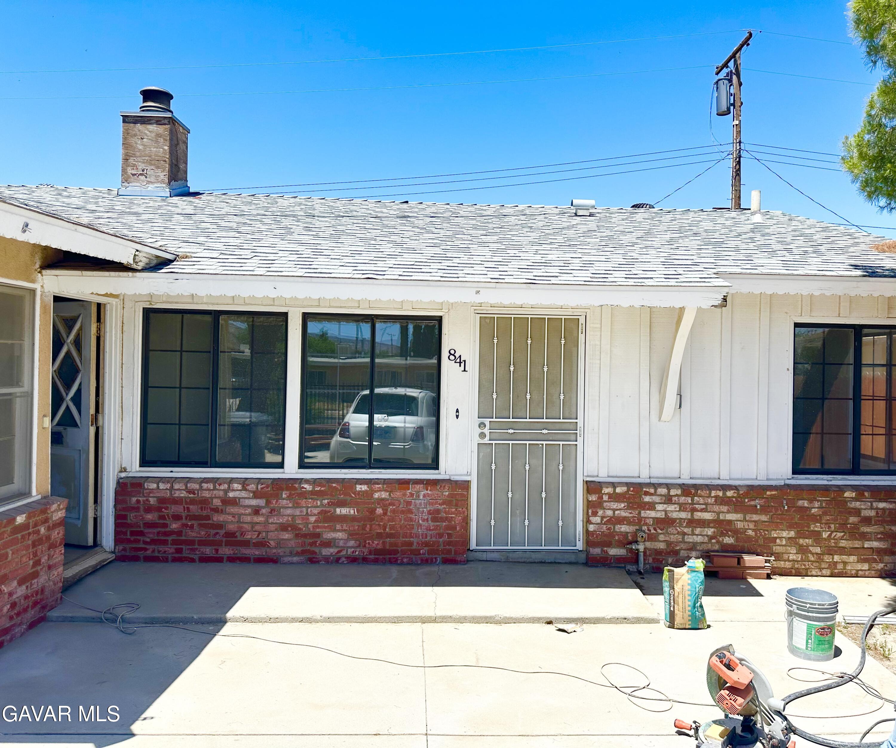 Palmdale Condo: 839 East Ave P-12