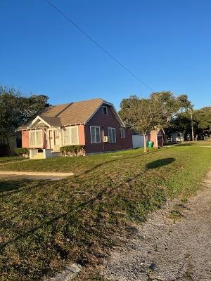 Aransas Pass Condo: 802 South Houston Street