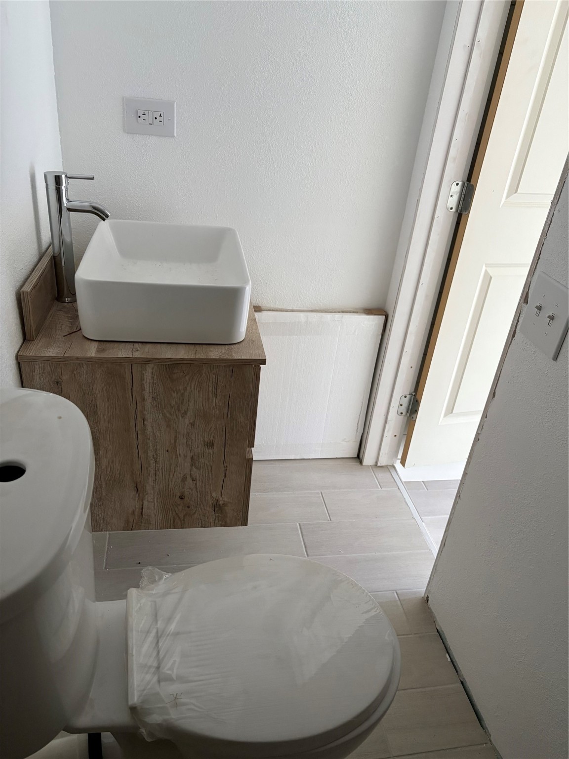 Rosenberg Condo: 919 Brooks Avenue