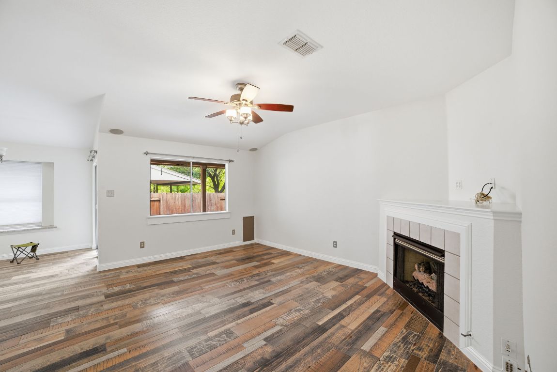 Cedar Park Condo: 700 Horizon Trail