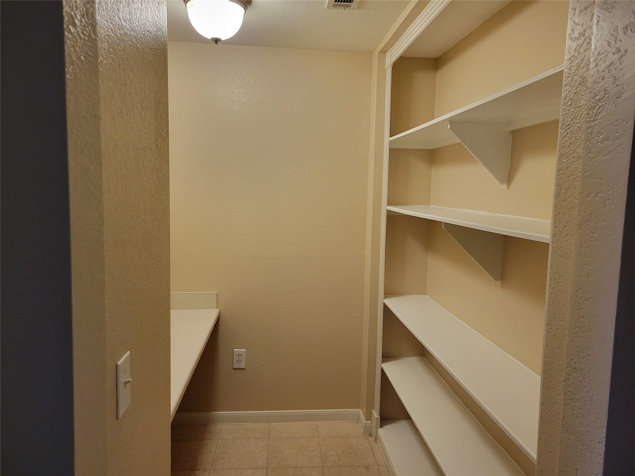 Houston Condo: 7575 Kirby Drive