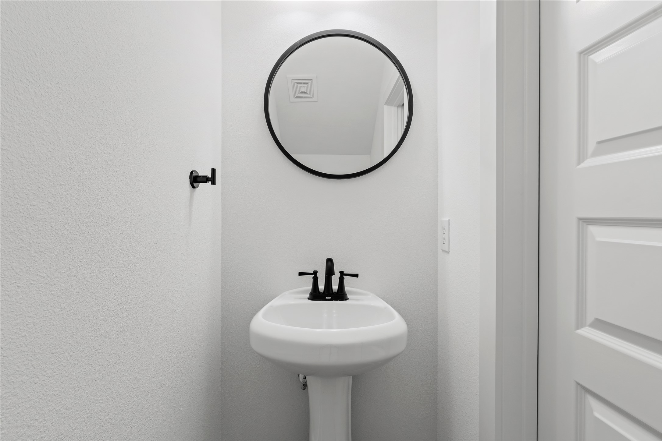 Houston Condo: 2213 Lee Street