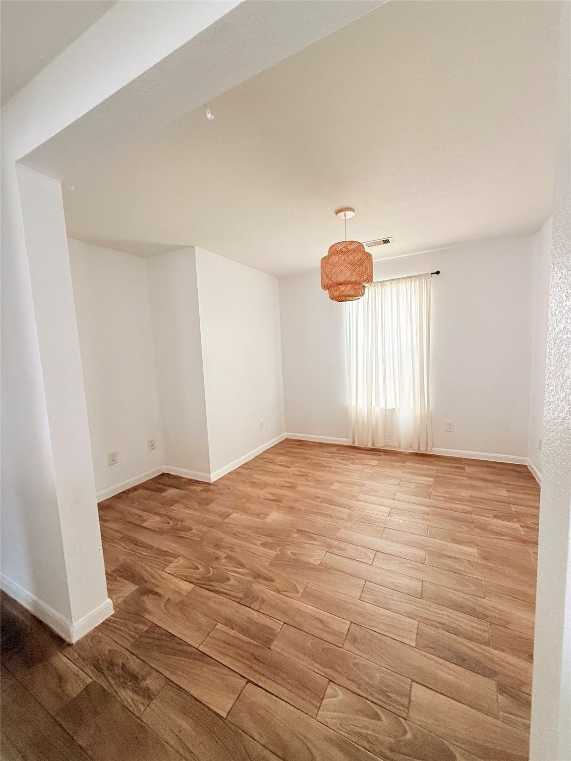 Spring Condo: 2918 Beacon Grove Street