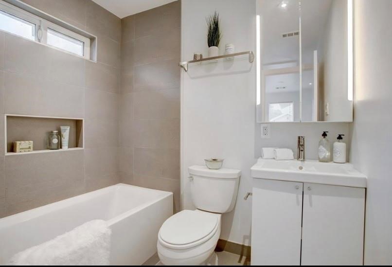 Houston Condo: 6107 North Main Street