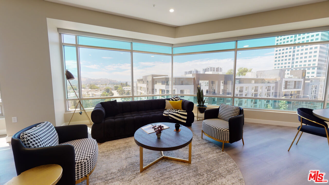 Glendale Condo: 520 North Central Avenue