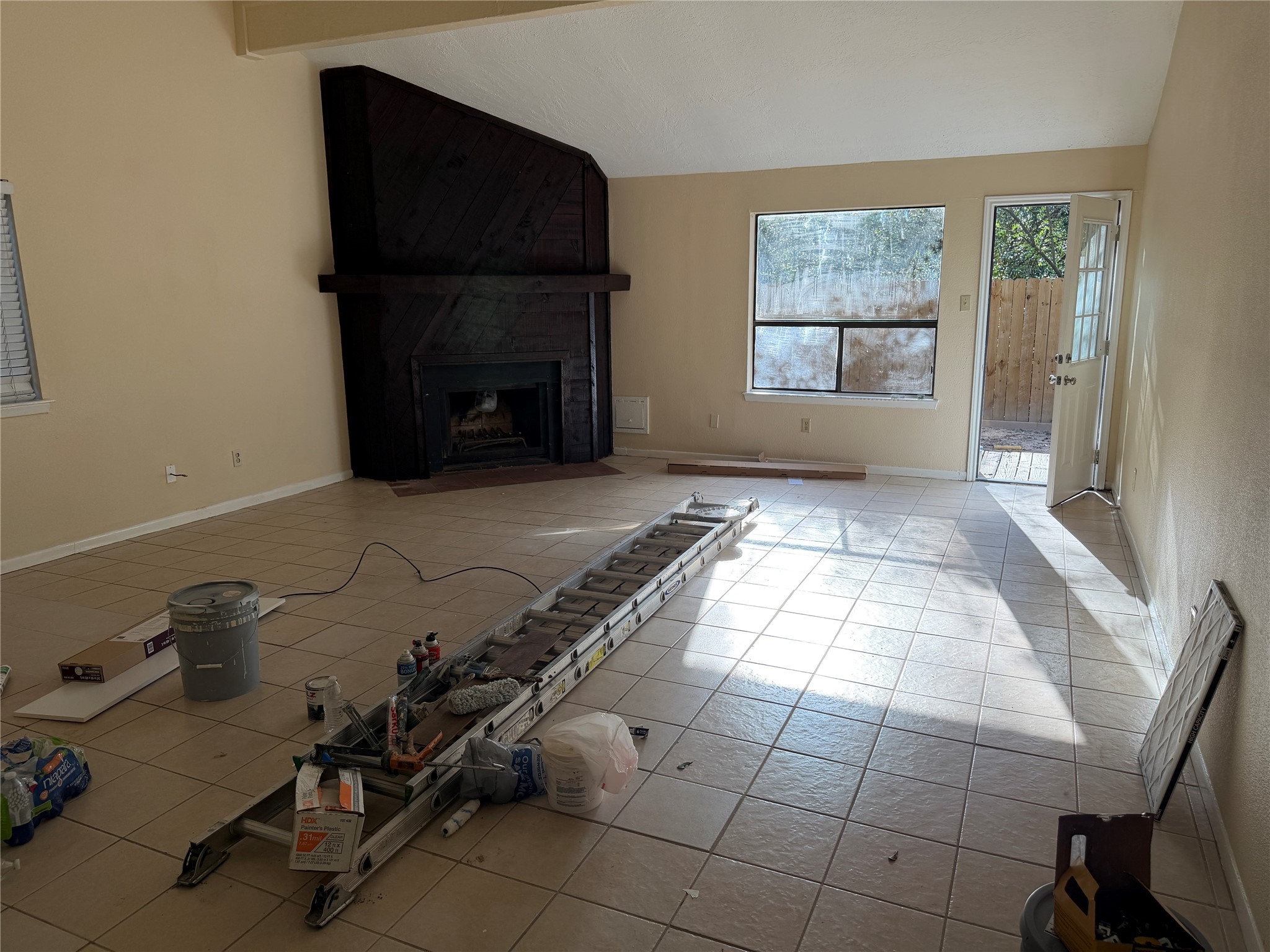 Spring Condo: 9 Dewthread Court