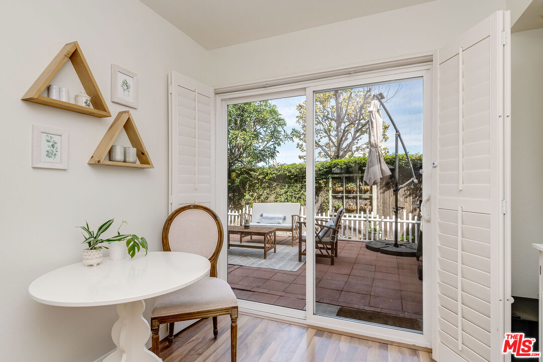 Sherman Oaks Condo: 4443 Saugus Avenue