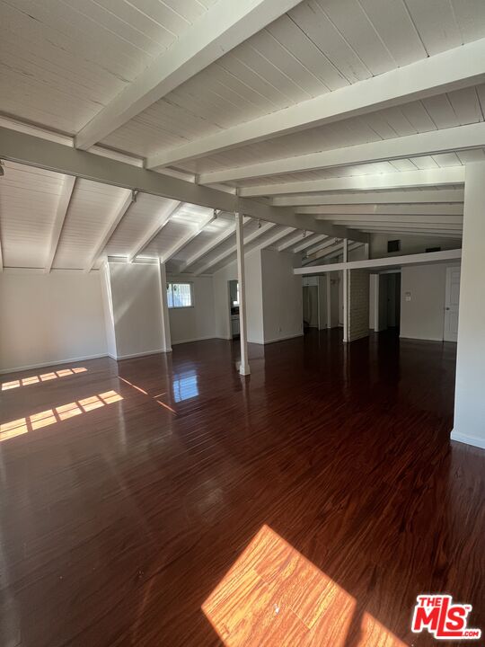 Reseda Condo: 8227 Lindley Avenue