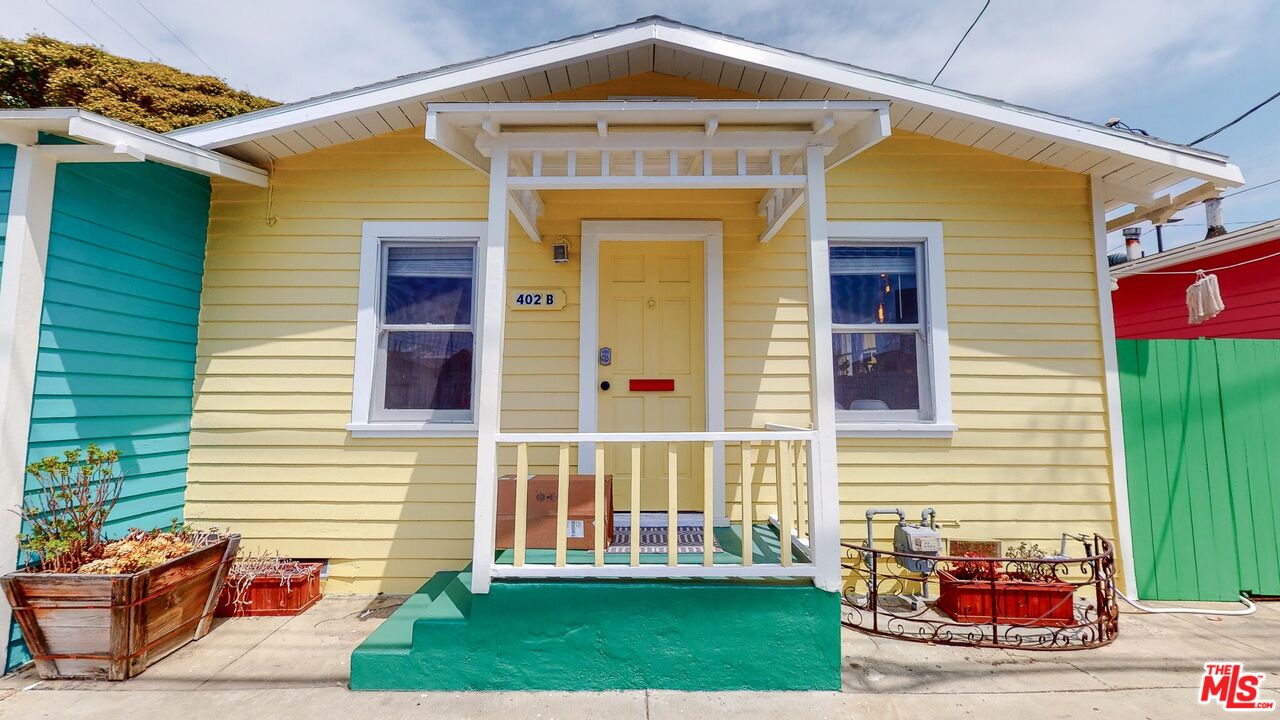 Venice Condo: 402 North Venice Boulevard