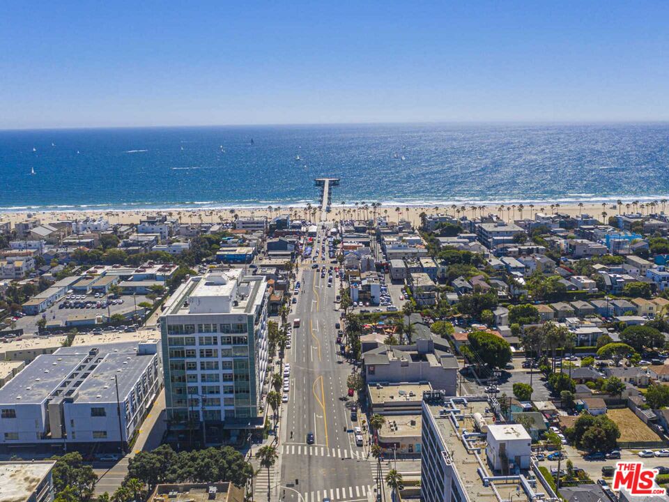 Venice Condo: 8 23rd Avenue