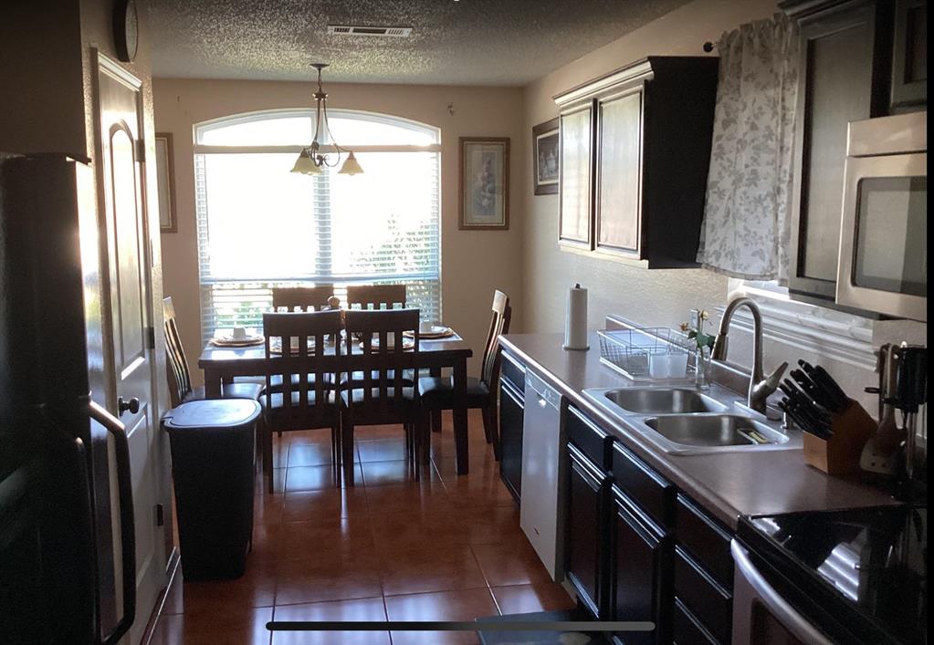 Saginaw Condo: 1020 Union Drive