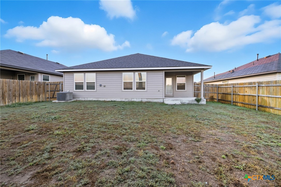 Seguin Condo: 1308 Parkwood