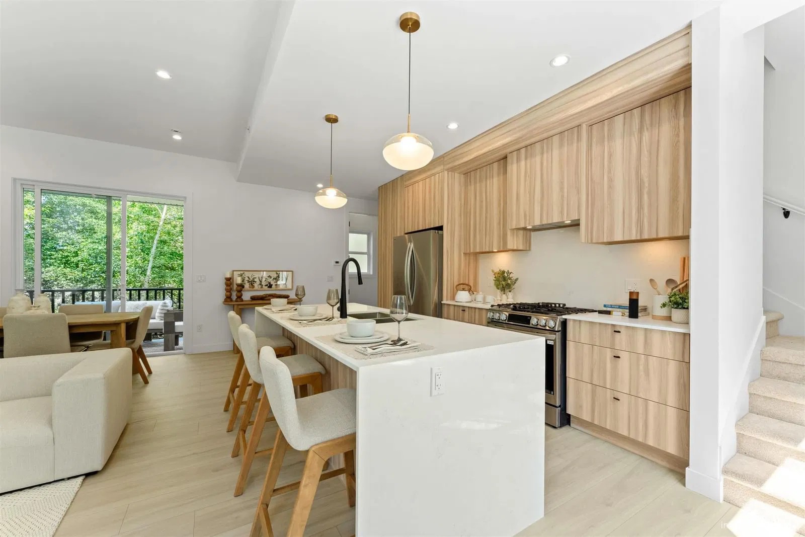 Mission Townhome: 8924 Cedar Street - 4