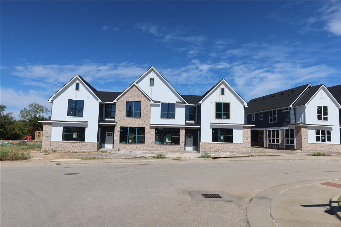 College Station Condo: 2162 Big River Street