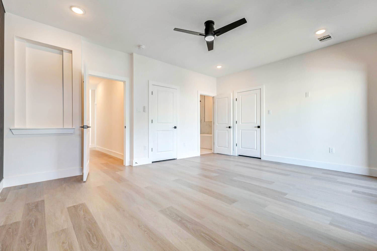 Houston Condo: 5634 Dolores Street