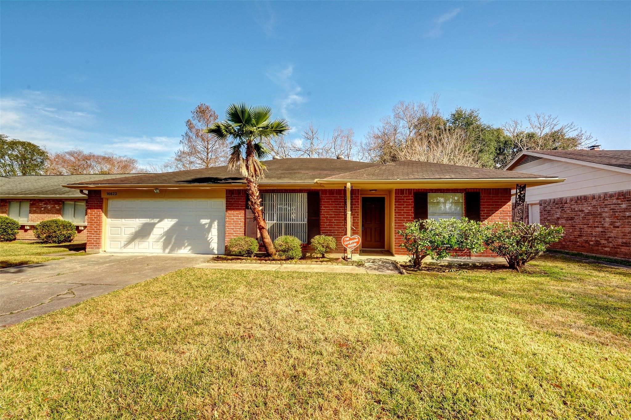 Friendswood Condo: 16623 Blackhawk Boulevard