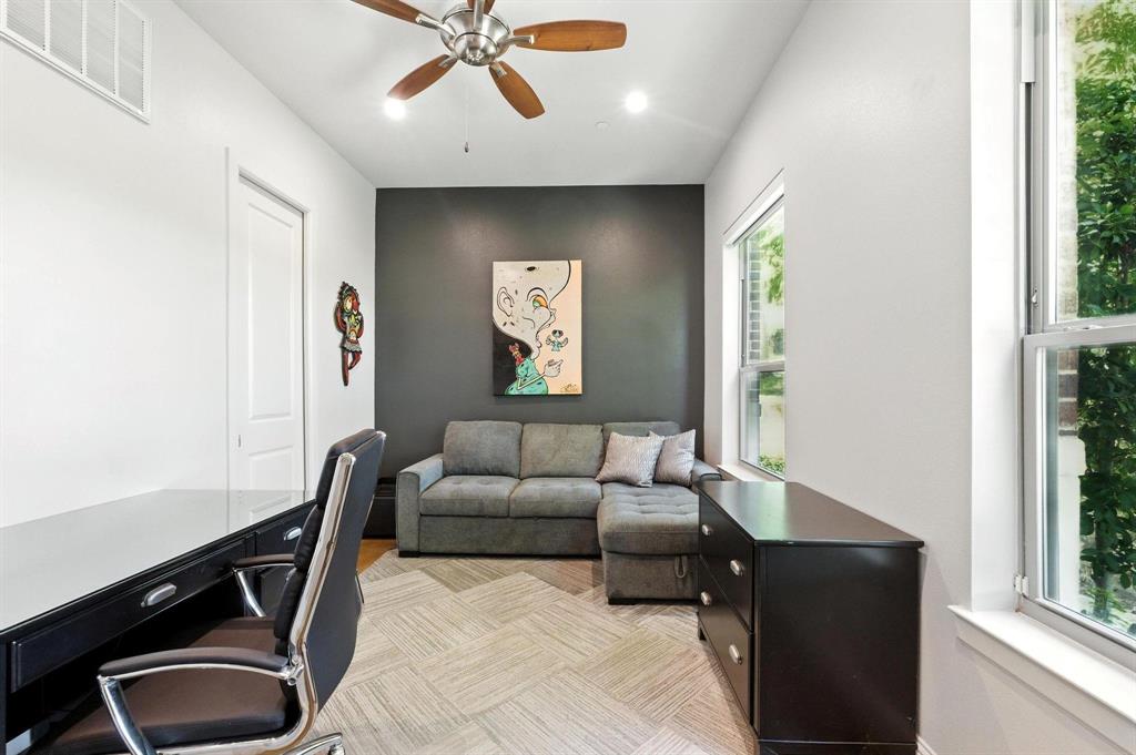 Irving Condo: 101 Decker Drive