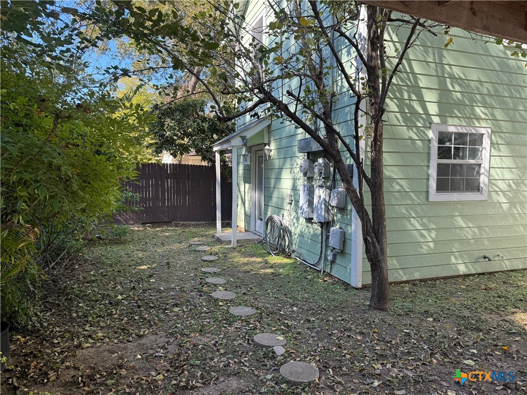 Austin Condo: 1705 Holly Street