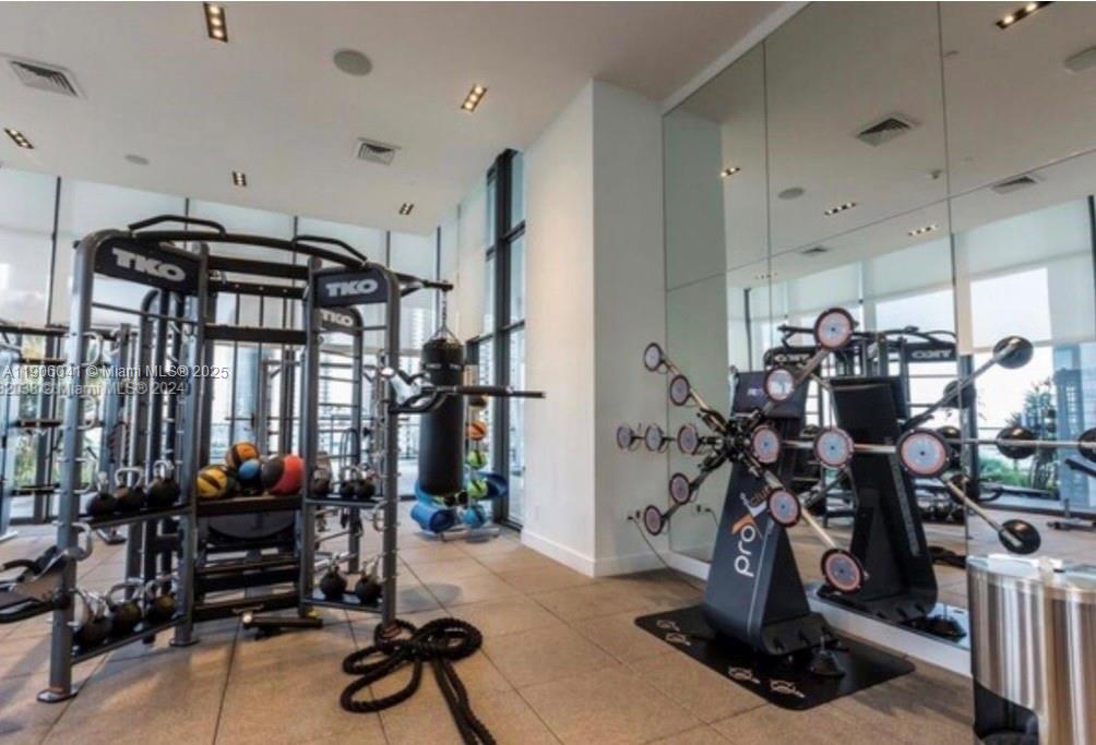 Miami Condo: 1600 Northeast 1st Avenue