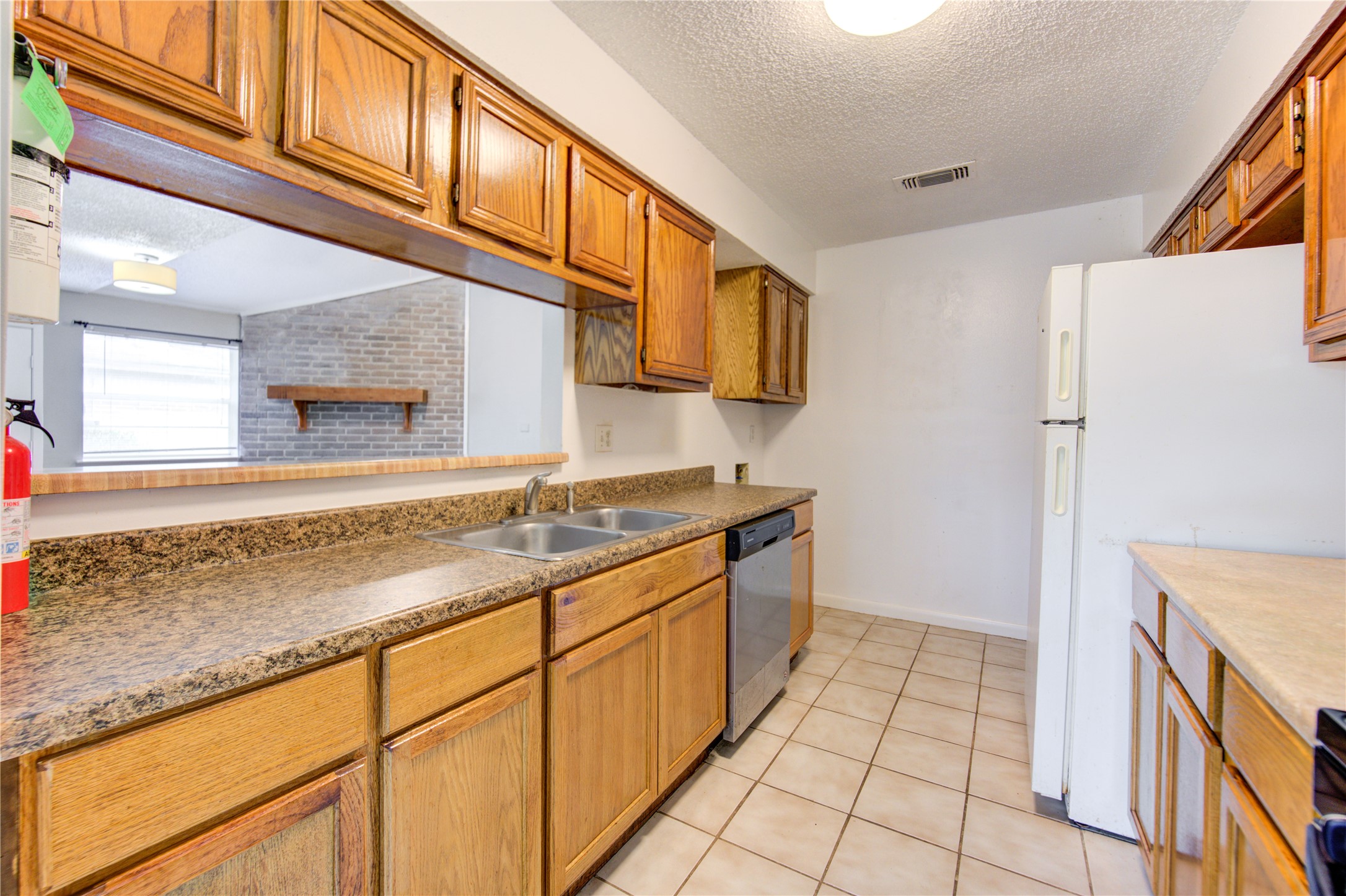 Friendswood Condo: 212 Quaker Drive
