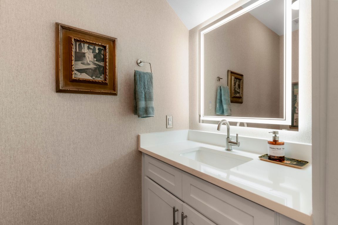 Austin Condo: 1148 Webberville Road