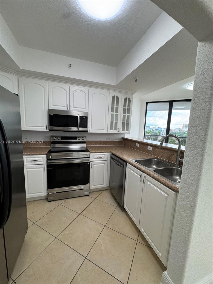 Miami Condo: 2301 Southwest 27th Avenue