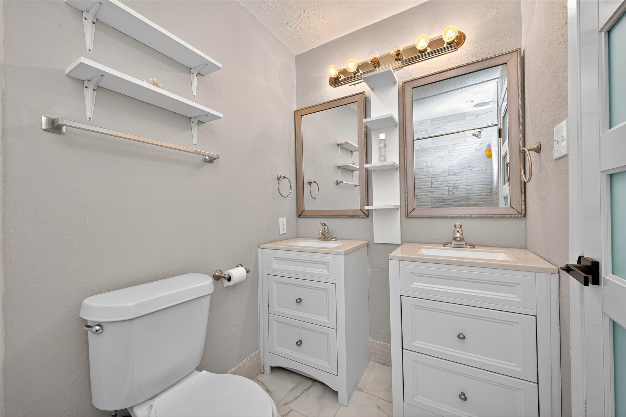 Humble Condo: 8203 Huntermoor Circle