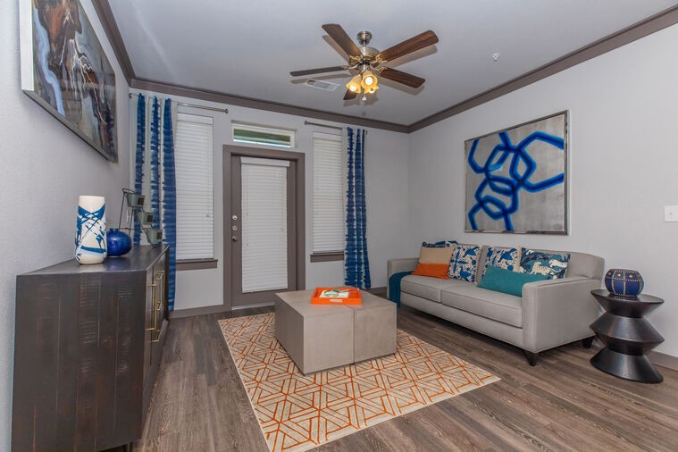 Humble Condo: 9393 Fm 1960 Bypass Road West