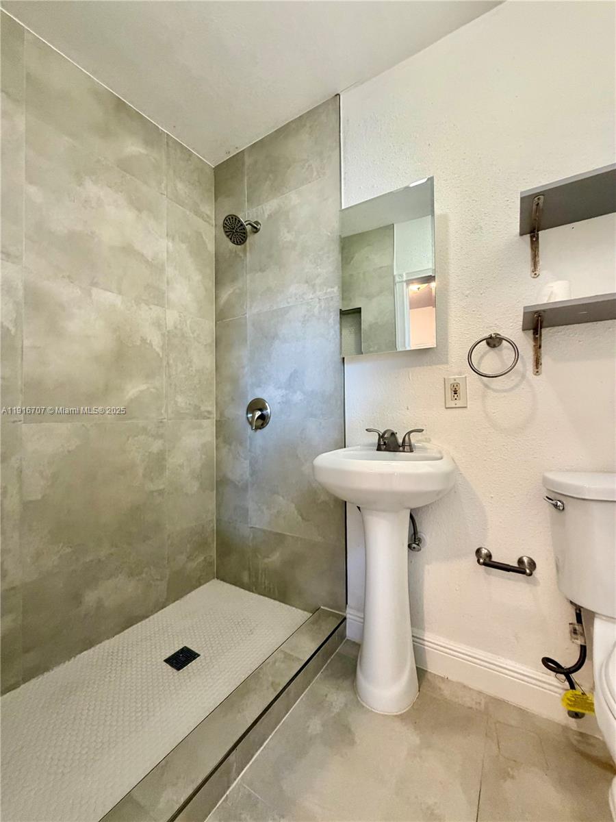 Miami Condo: 2729 Southwest 24th Street