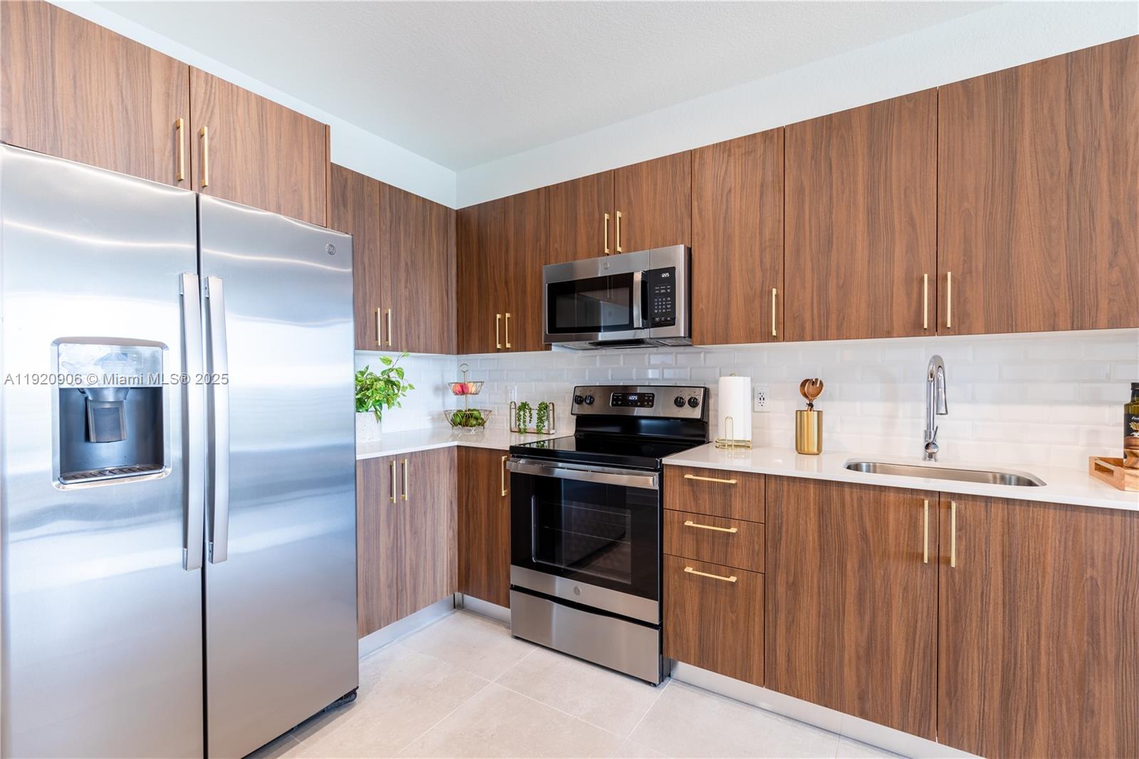 Miami Condo: 1005 Spring Garden Road