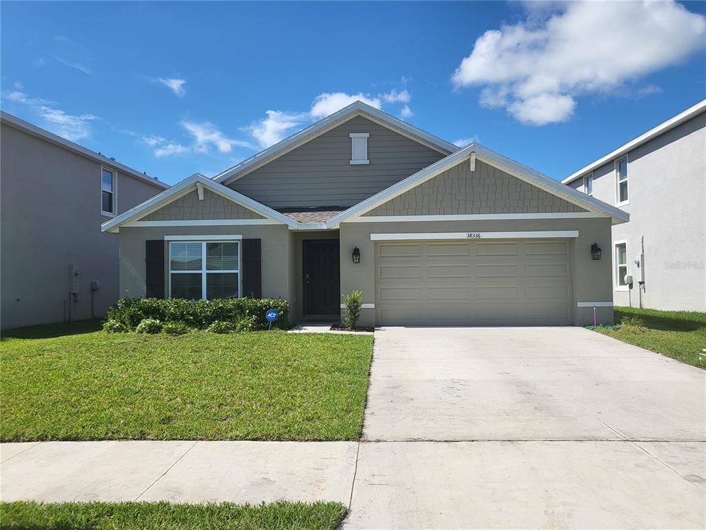 Zephyrhills Condo: 38336 Sonnet Landing Avenue