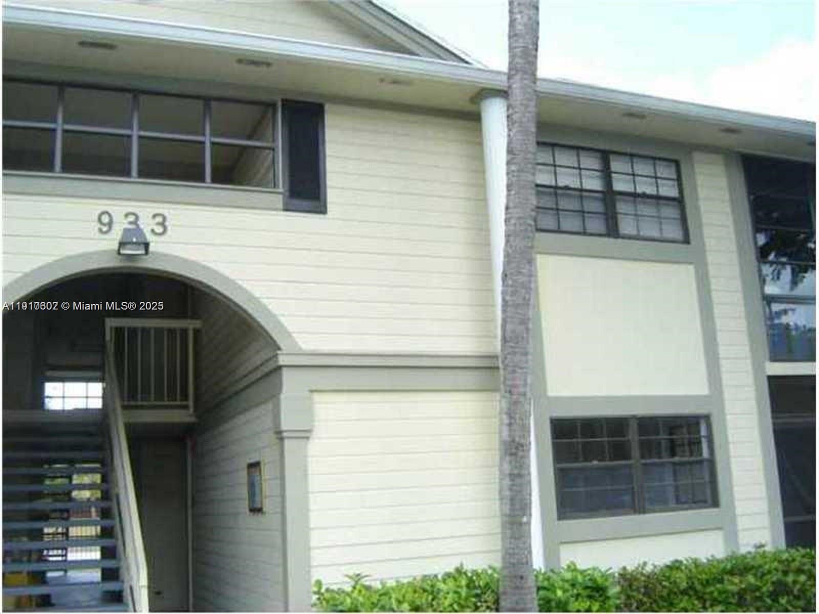 Miami Condo: 933 Northeast 199th Street