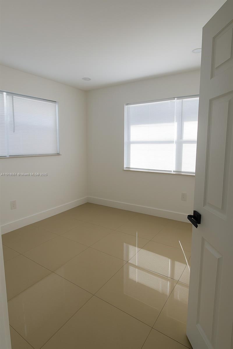 Hallandale Beach Condo: 724 Northwest 3rd Court