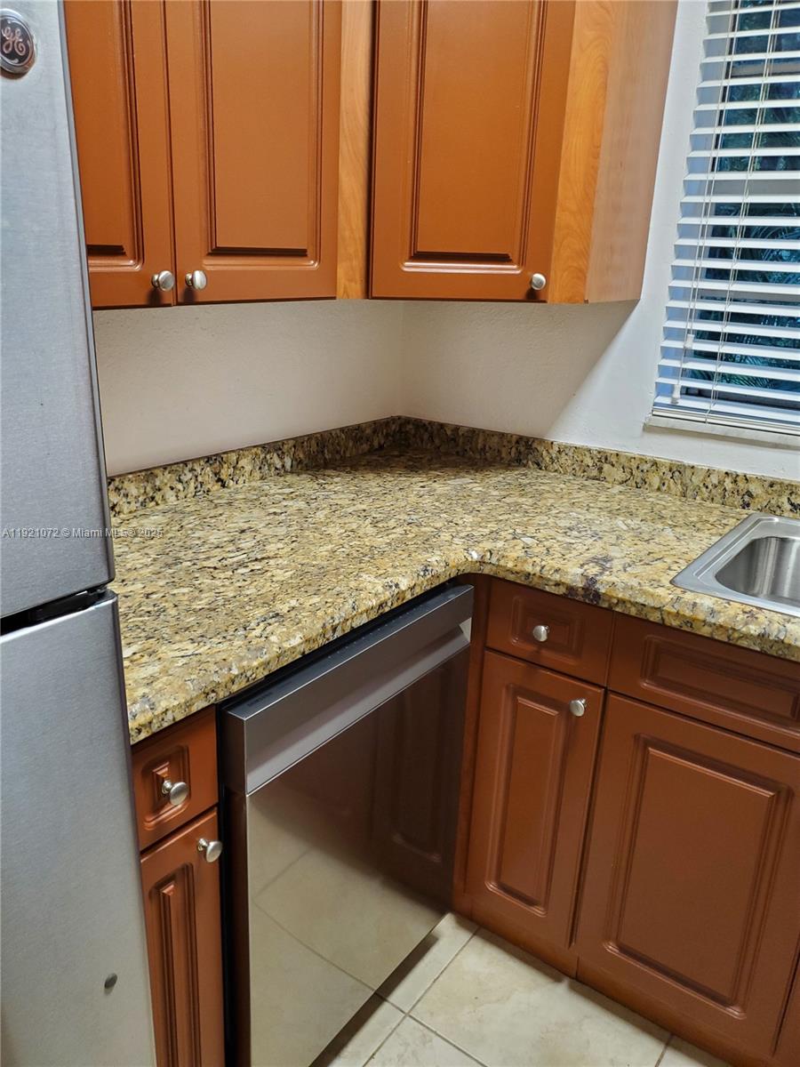 Hallandale Beach Condo: Atlantic Shores