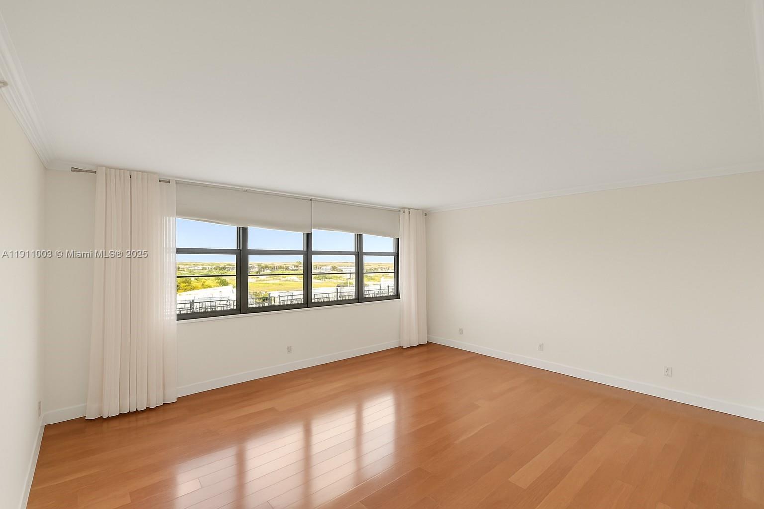 Hallandale Beach Condo: 300 Three Islands Boulevard