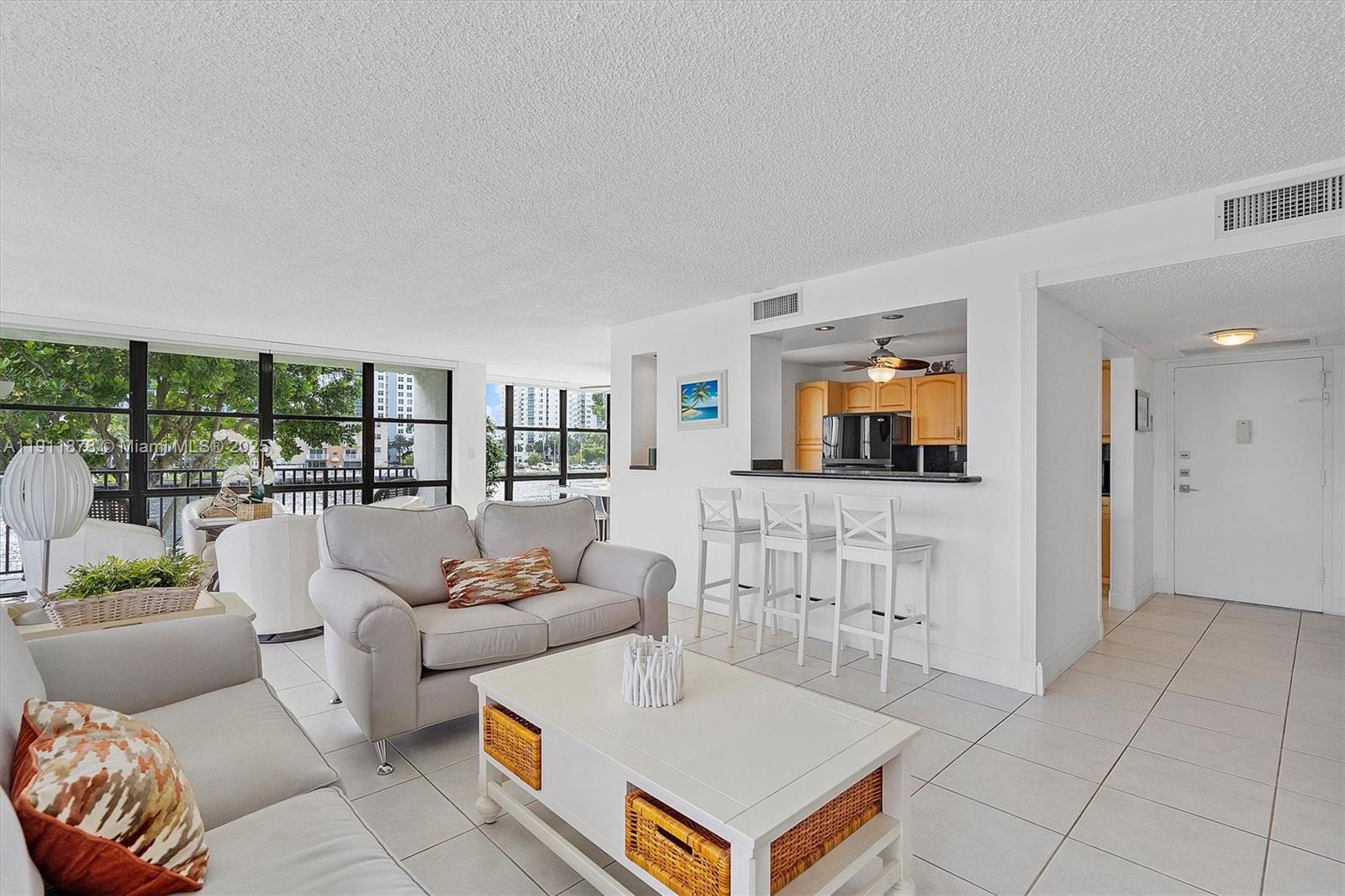 Hallandale Beach Condo: 1000 Parkview Drive