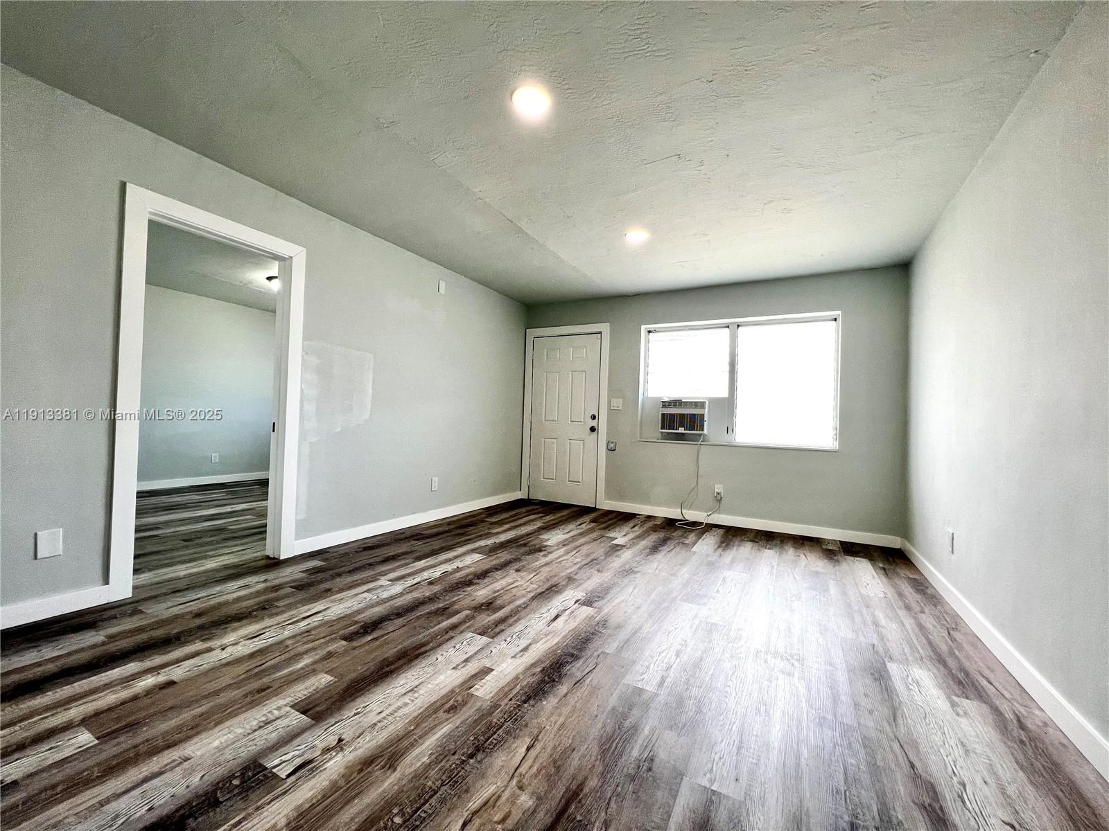 Hallandale Beach Condo: 829 Northwest 10th Street