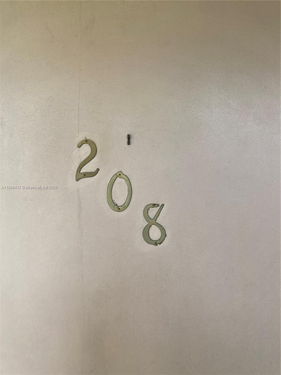 Hallandale Beach Condo: 2420 Diana Drive