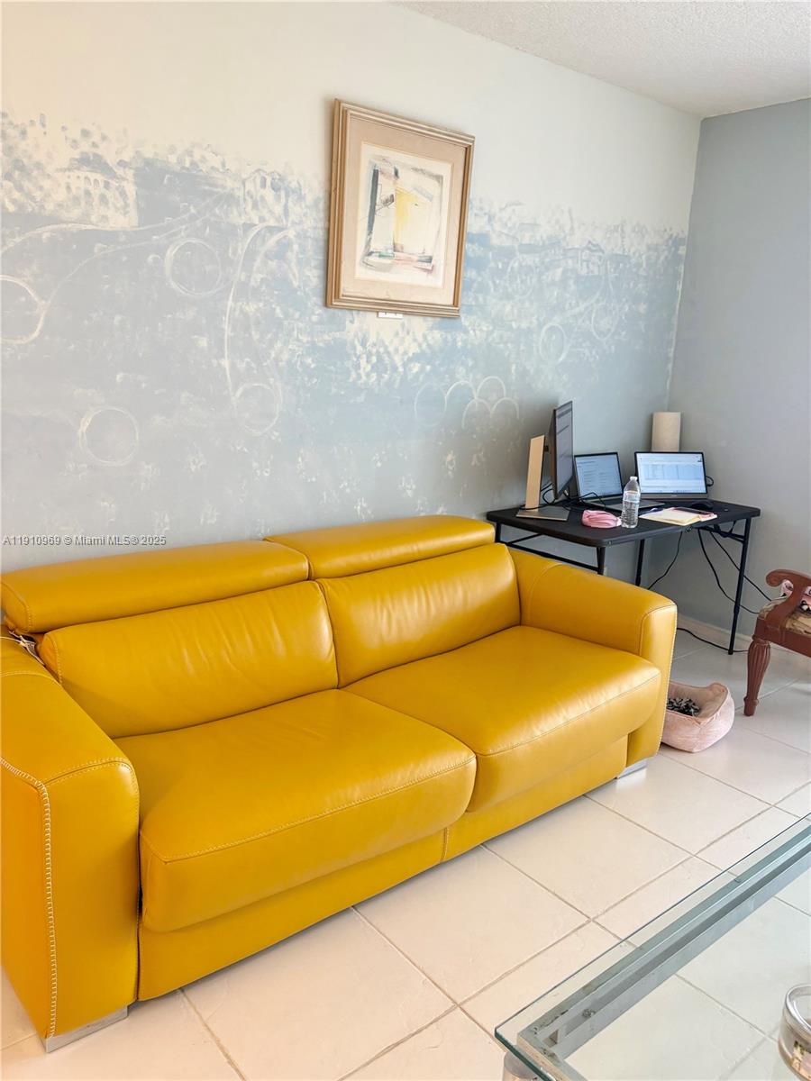 Hallandale Beach Condo: 500 Three Islands Boulevard