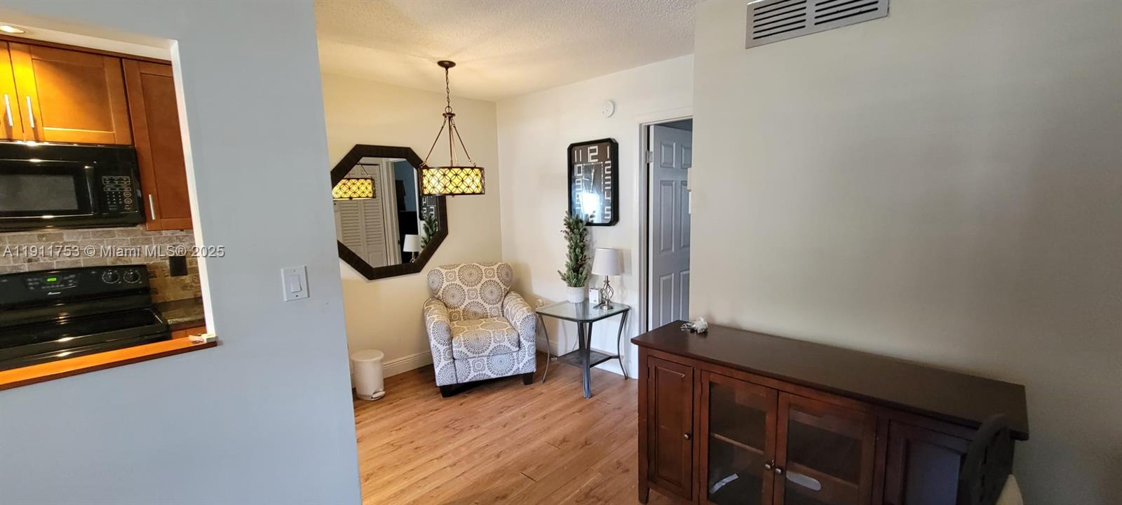 Hallandale Beach Condo: 415 Northeast 2nd Street