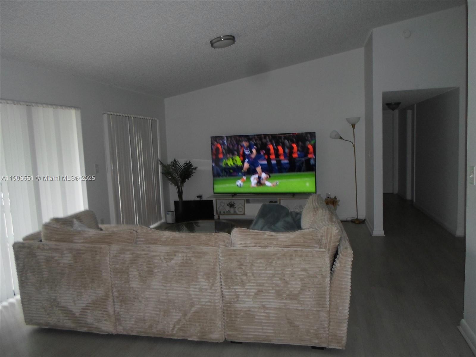 Miami Condo: 20760 Northeast 4th Court