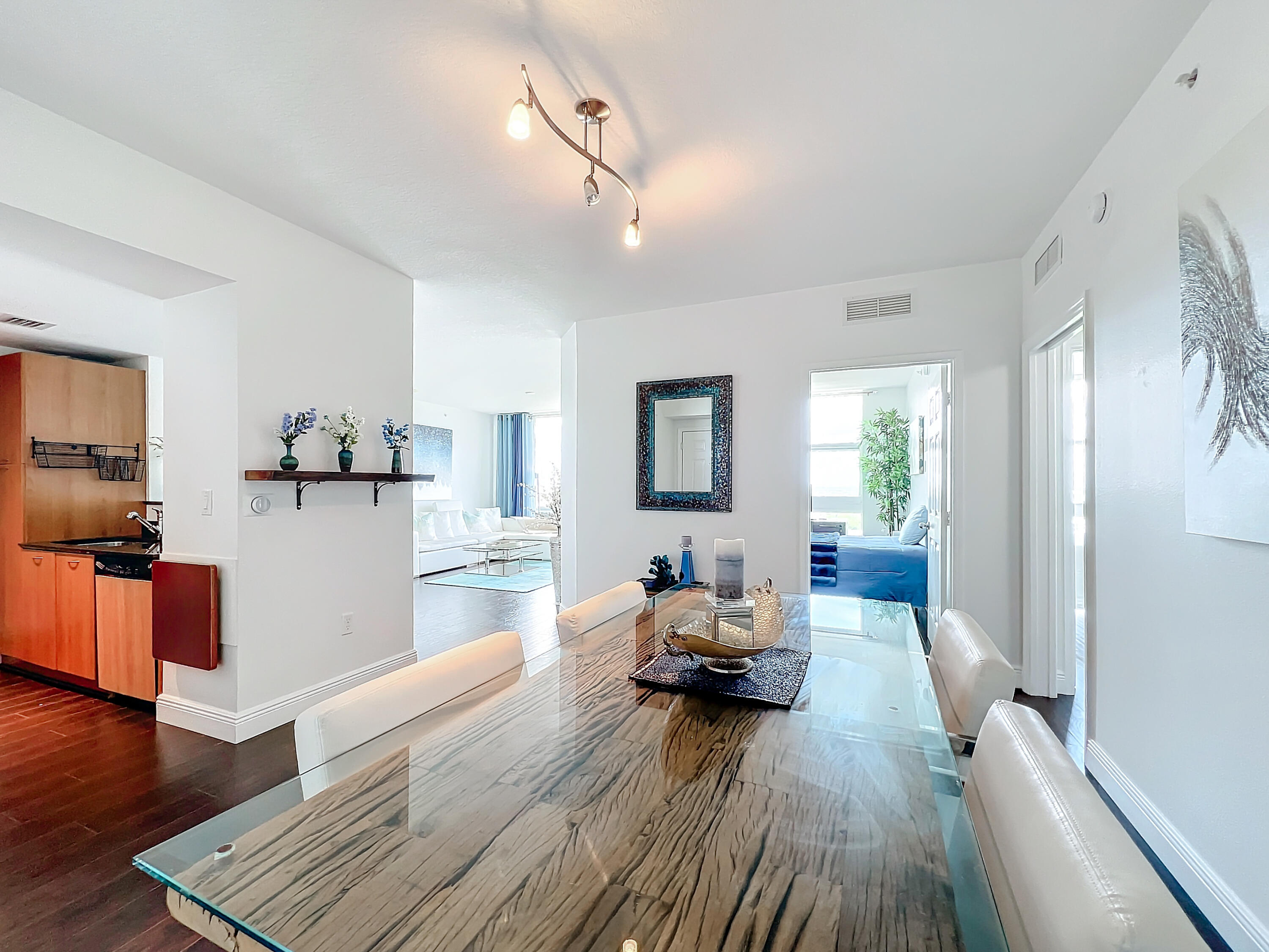 Boynton Beach Condo: 700 East Boynton Beach Boulevard