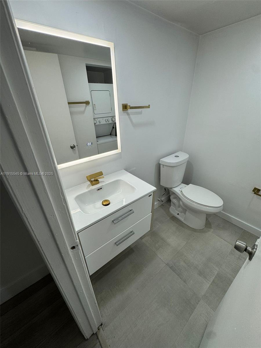 Miami Condo: 20860 San Simeon Way