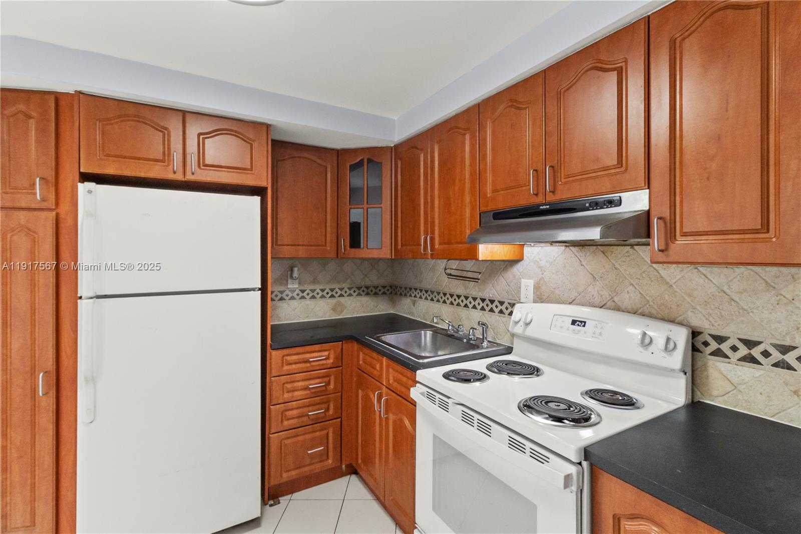 Miami Condo: 18630 Northeast 18th Avenue
