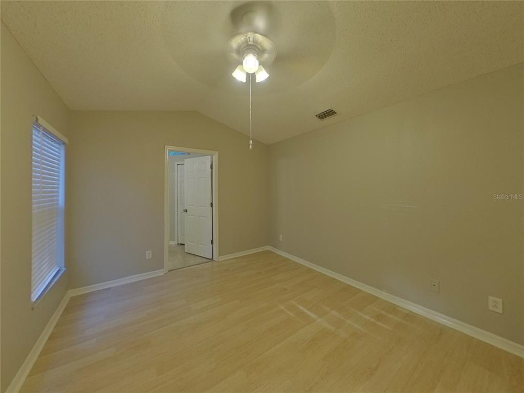 Valrico Condo: Undisclosed Address