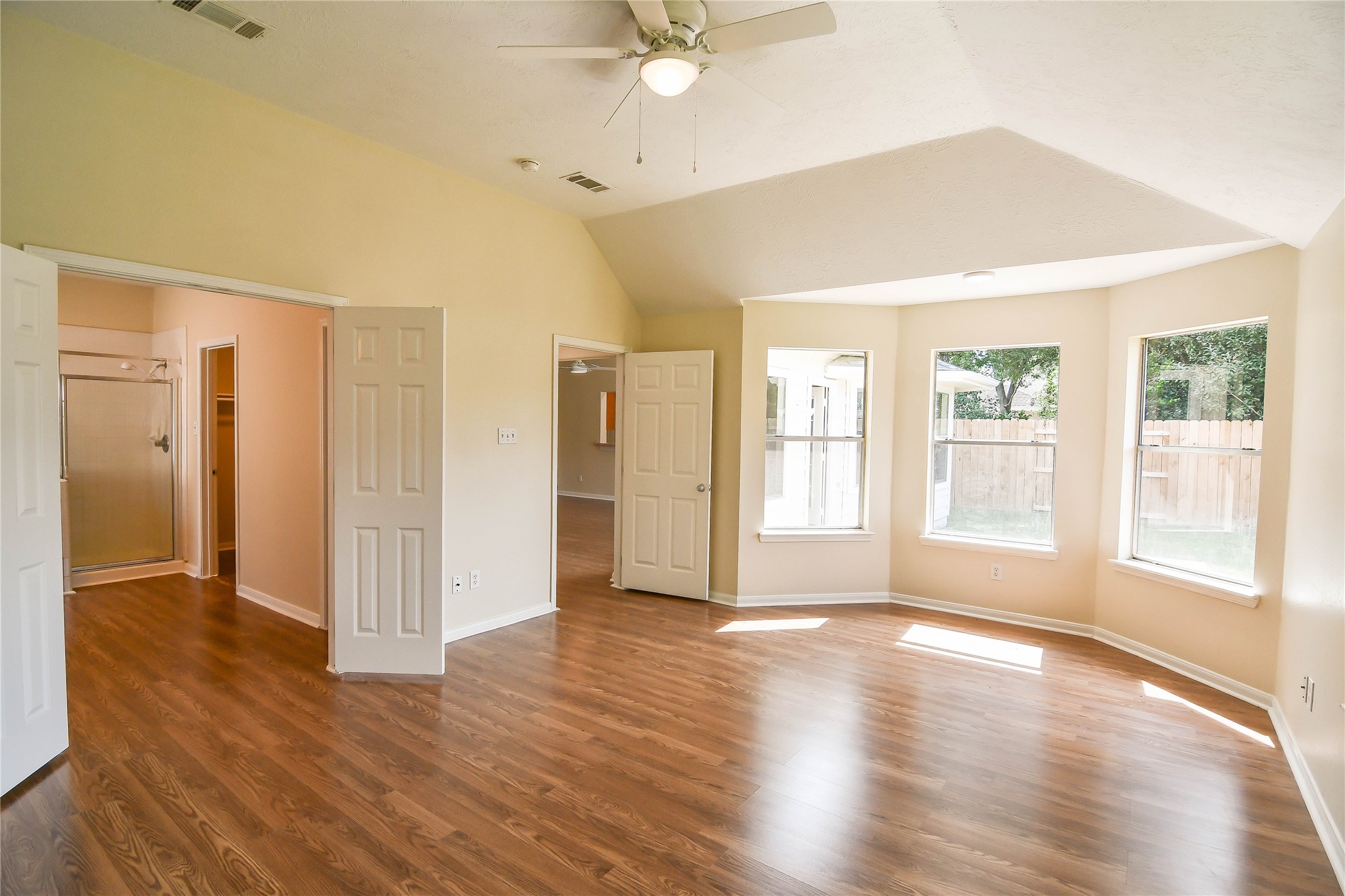 Houston Condo: 1811 Ridgeway Trail