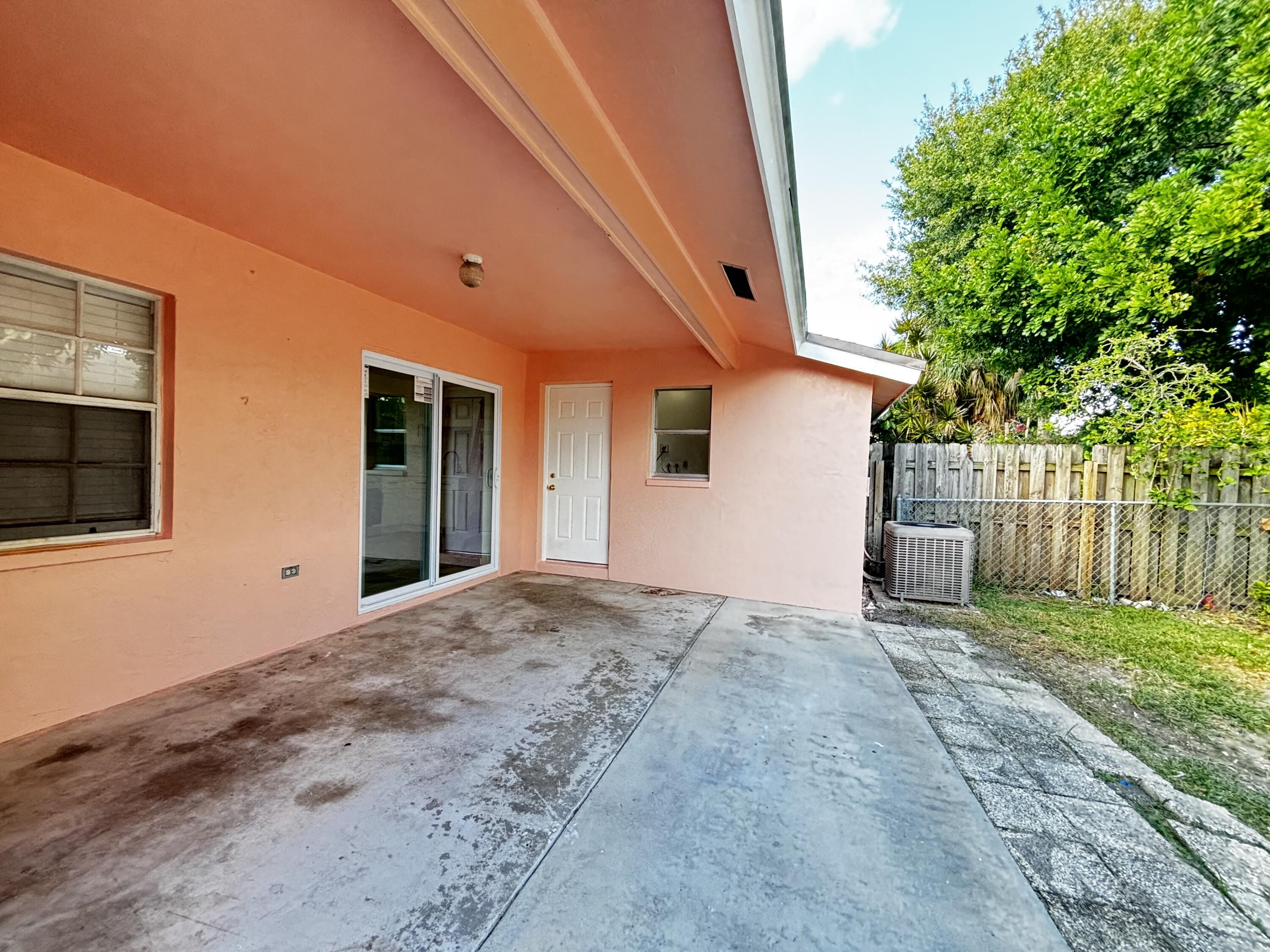 West Palm Beach Condo: 3919 Wilshire Street